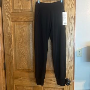 Lululemon joggers!